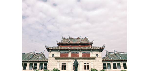 廈門大學(xué)