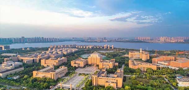 武漢科技大學
