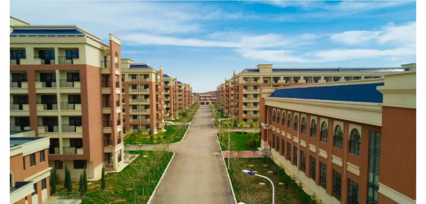 大連工業(yè)大學藝術(shù)與信息工程學院