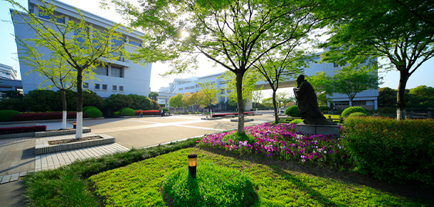 上海大學